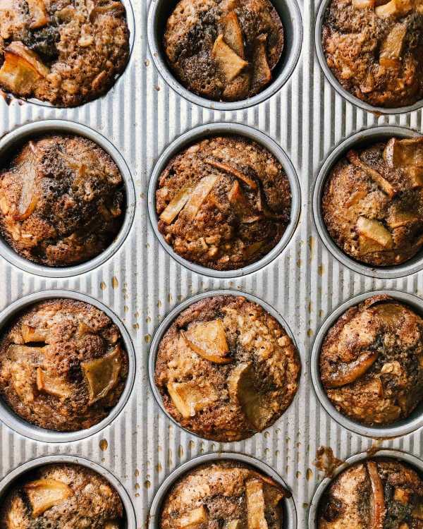 Caramelized Apple Oatmeal Muffins