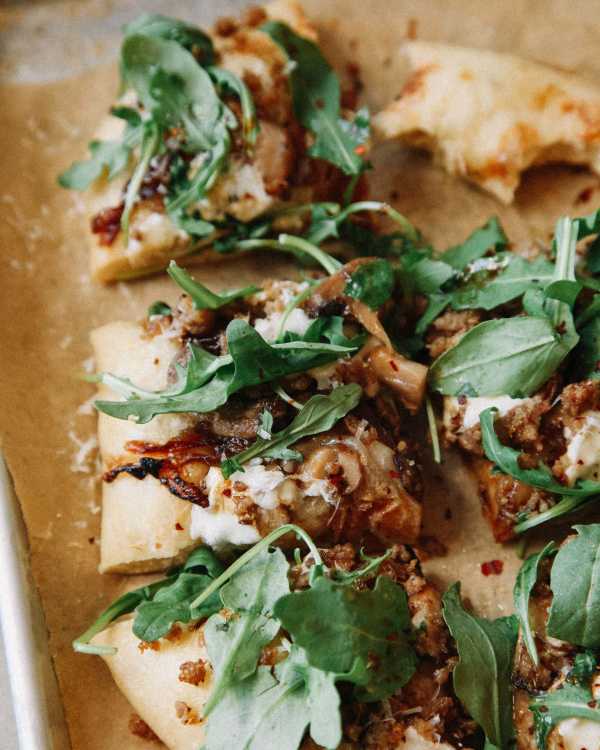 Caramelized Onion & Mushroom Pizza w/ Fennel Sausage