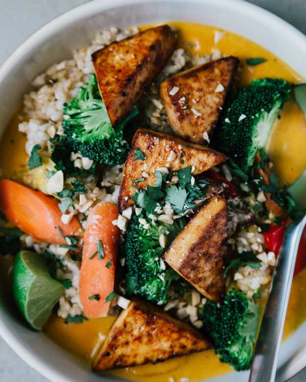 Coconut Curry Bowls w/ Sweet Chili Tofu