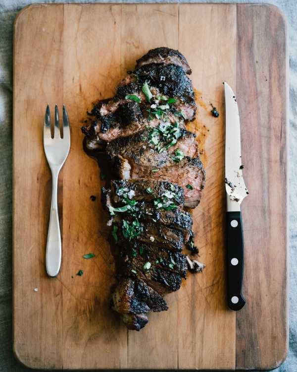Coffee-Rubbed Steak & Frites
