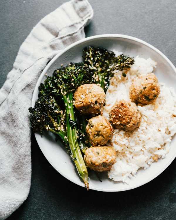 Honey Sriracha Meatballs w/ Rice & Broccolini