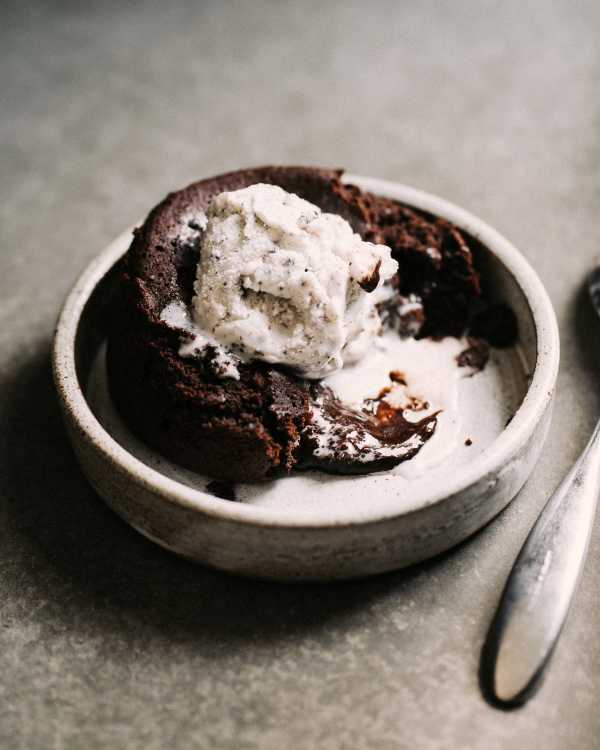 Molten Chocolate Cakes