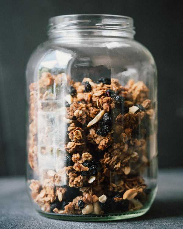 Blueberry & Cashew Granola