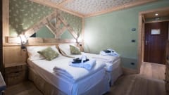 Hotel Bucaneve
