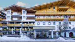 Komfortabelt hotel med ski-in ski-out adgang og tæt på Saalbachs centrum og lifter.