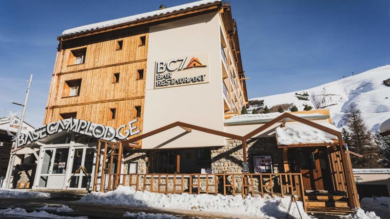 Hotel Base Camp Lodge