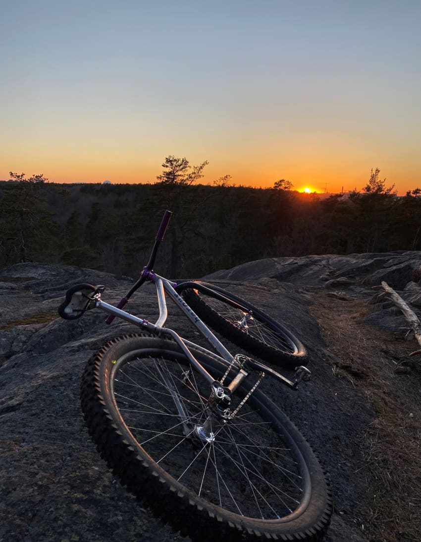 Fixie-cykling i skogen, Stockholm