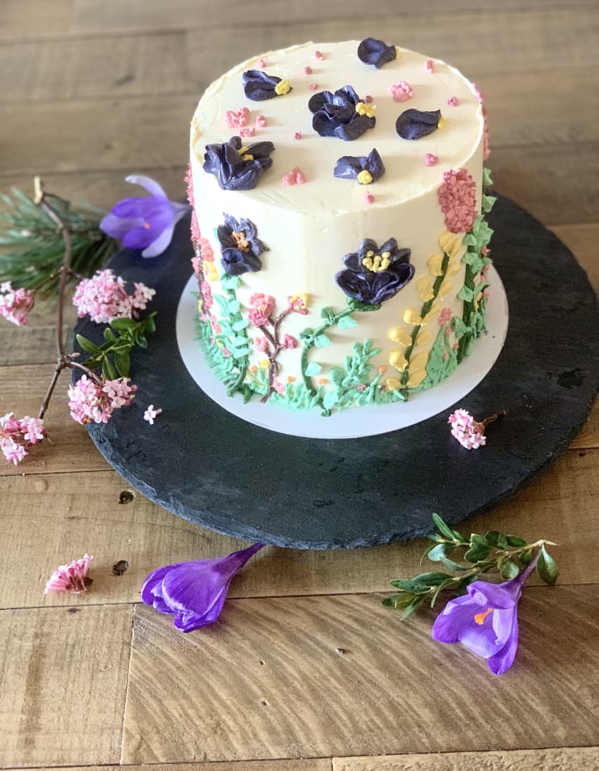 Learn how to bake and decorate cakes and pastrys