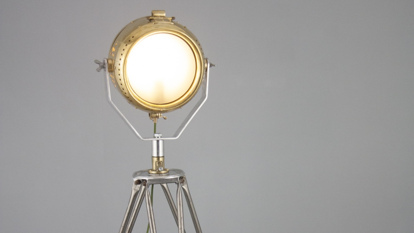 Choosing the right lightbulb for a vintage light, skinflint