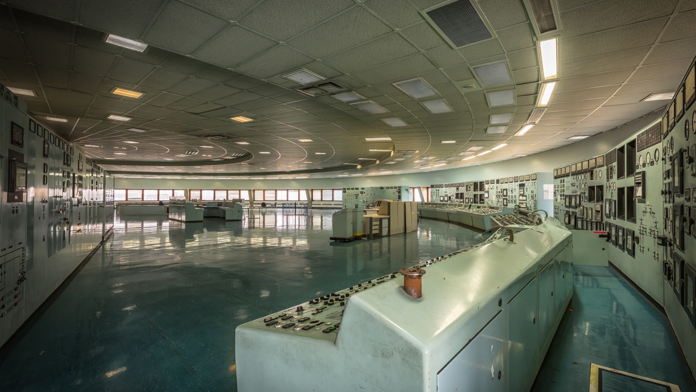 Sci-fi on set: Salvaging from Fawley Power Station