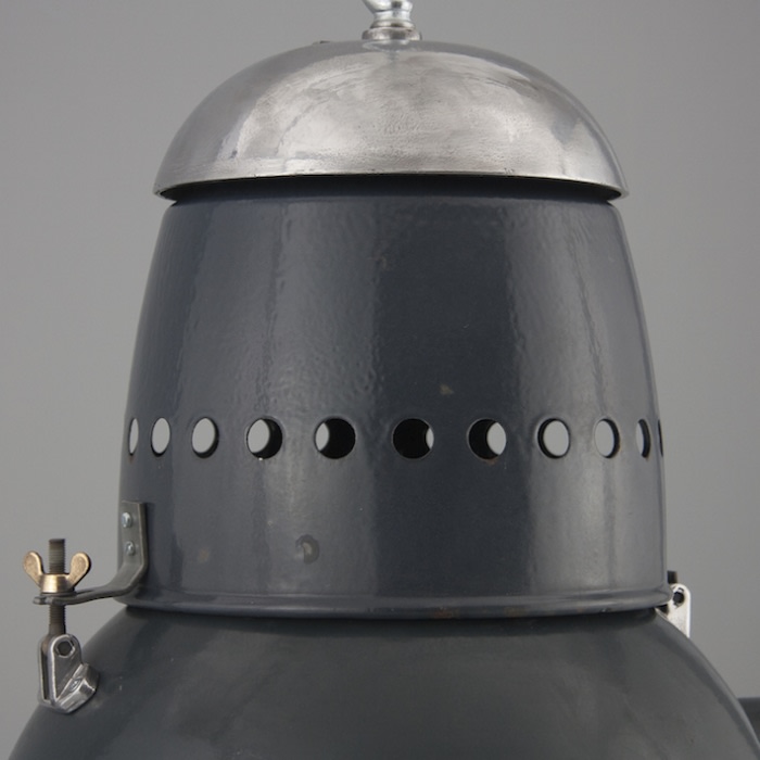 XL Hungarian industrial lighting skinflint