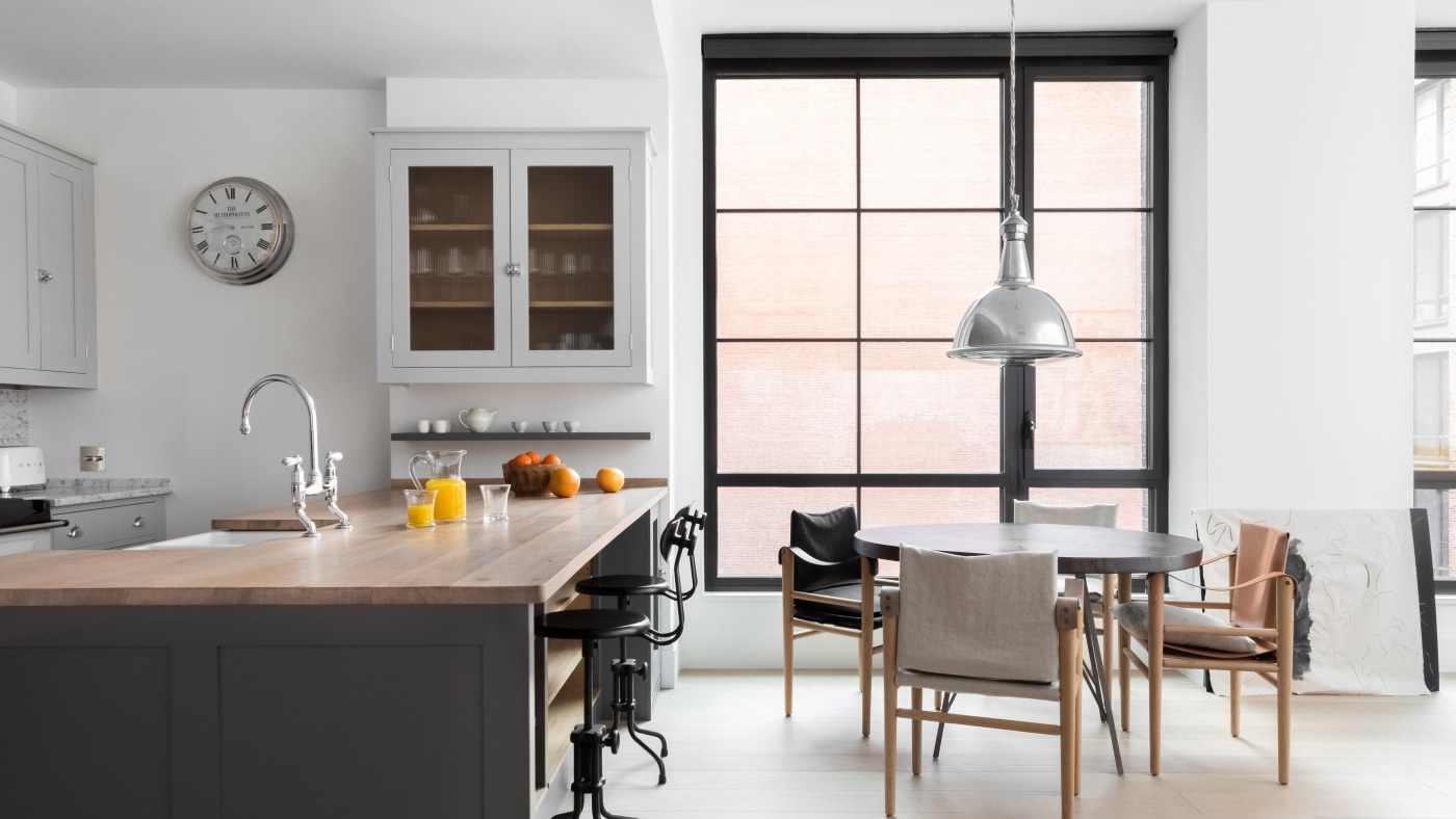Plain English, Manhattan Townhouse