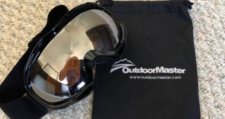 Outdoormaster ski goggles with carrying case