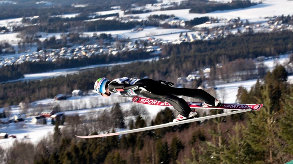 Skiflygingsgudstjeneste - Bilde: www.vikersund.no
