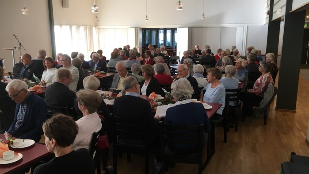 sang rundt bordene