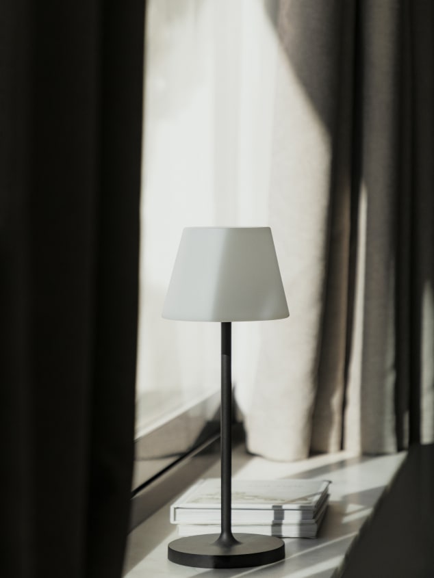 Lampada da tavolo LED senza fili per esterni Megumi