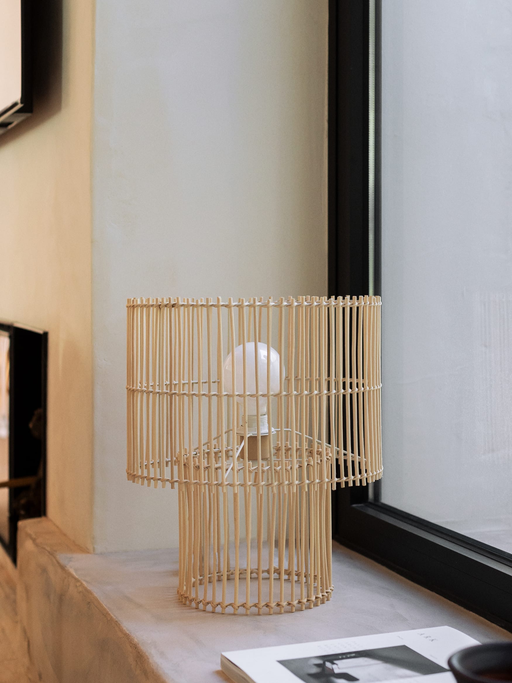 Felicia Candeeiro de mesa em rattan e metal