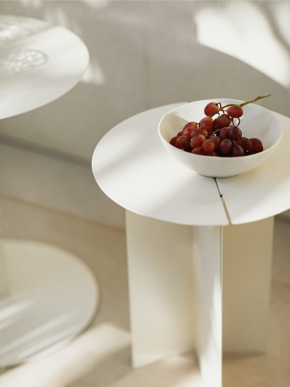 Round steel garden side table Gromit