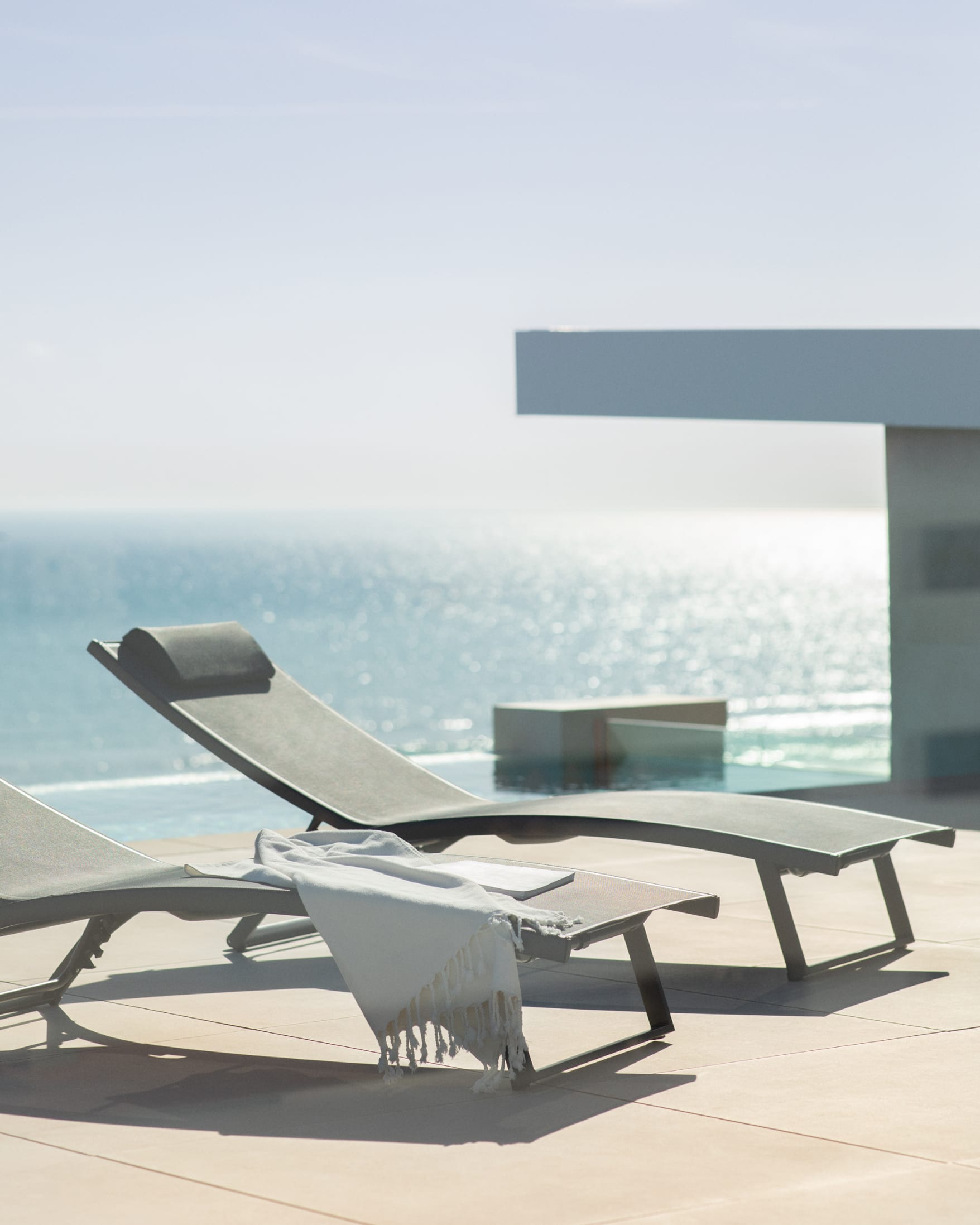 Pack of 2 reclining aluminum sun loungers with Dulem cushion