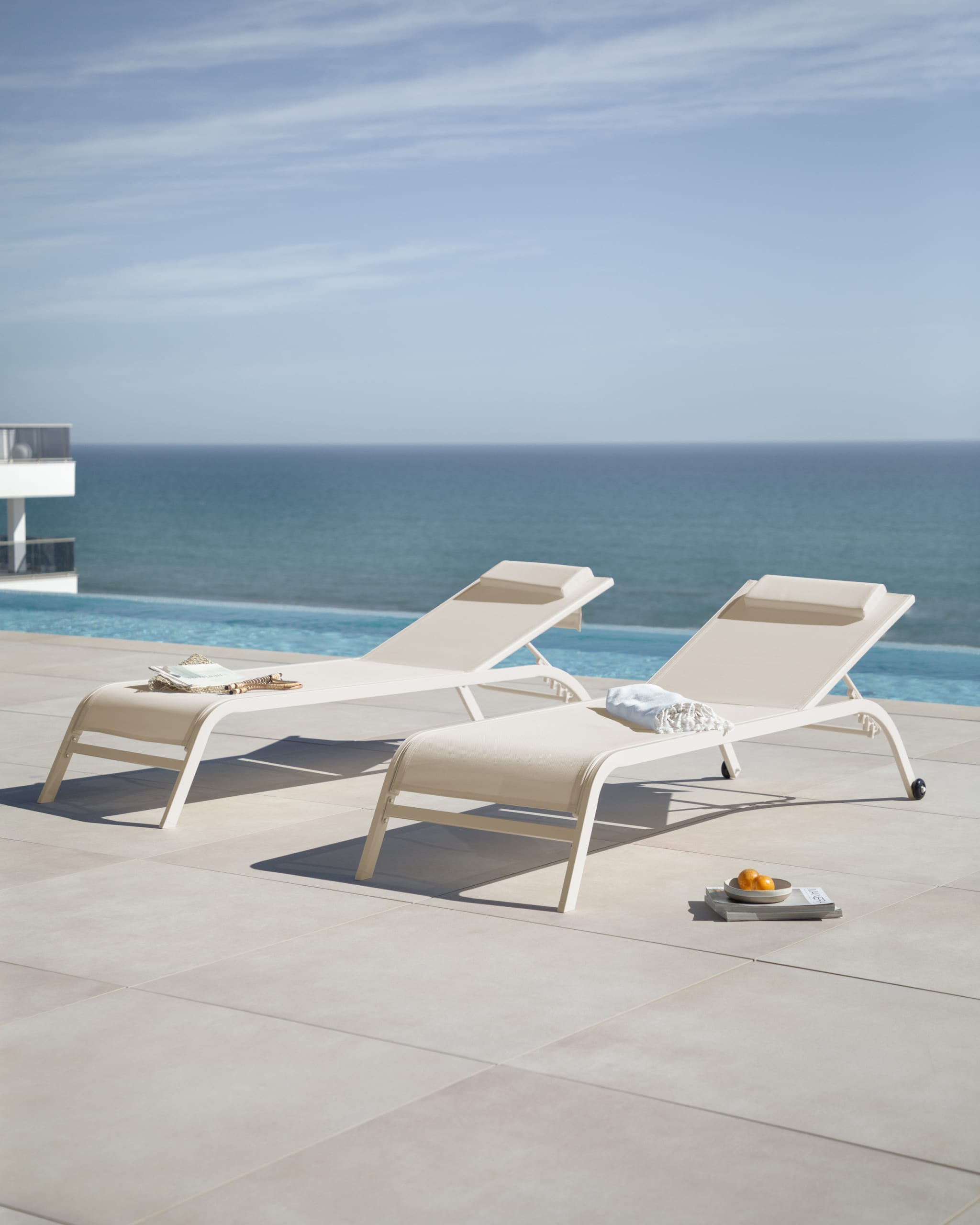 Pack of 2 reclining aluminum sun loungers with Dulem cushion