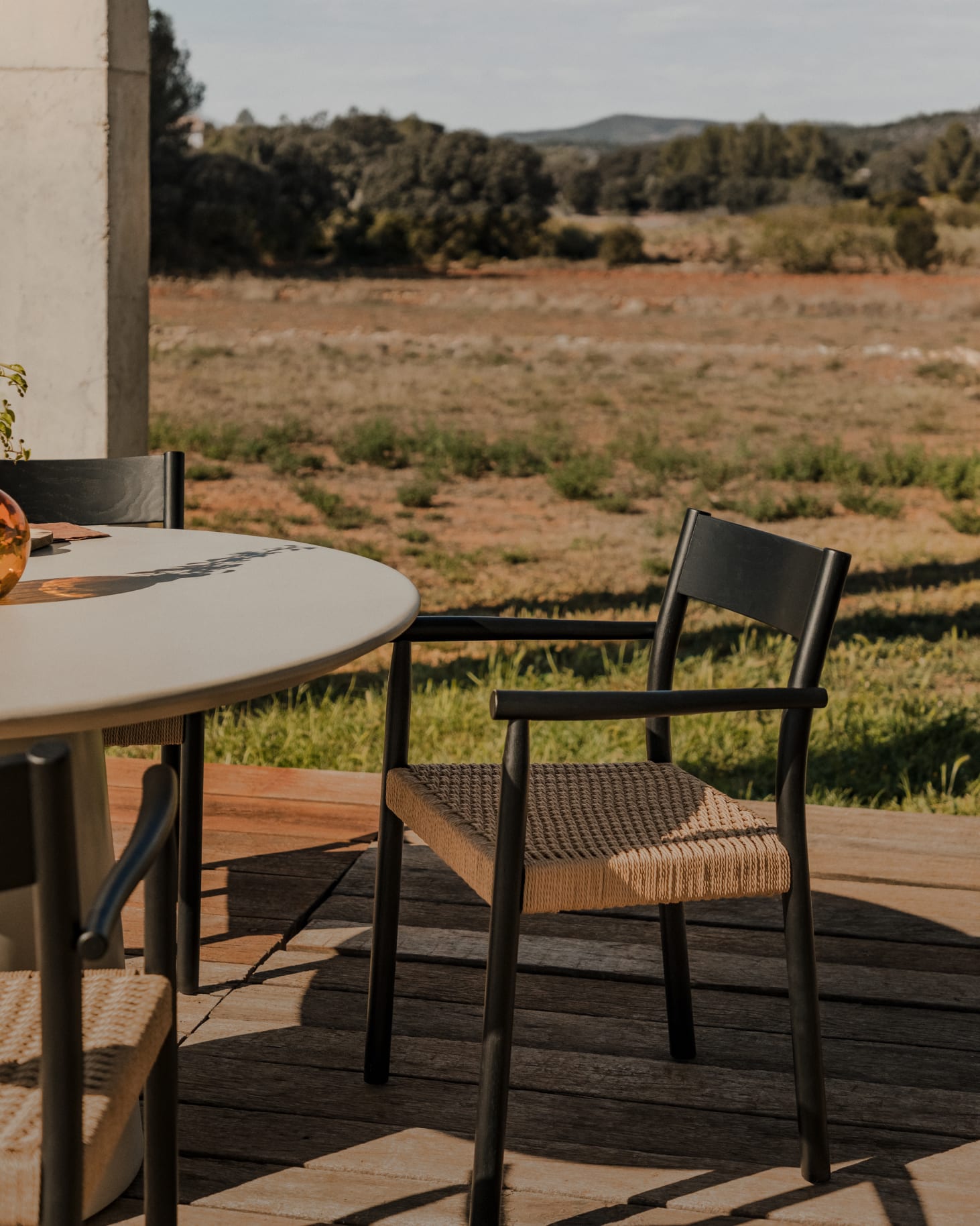 Chaise de salle à manger en bois de chêne et corde tressée Mara