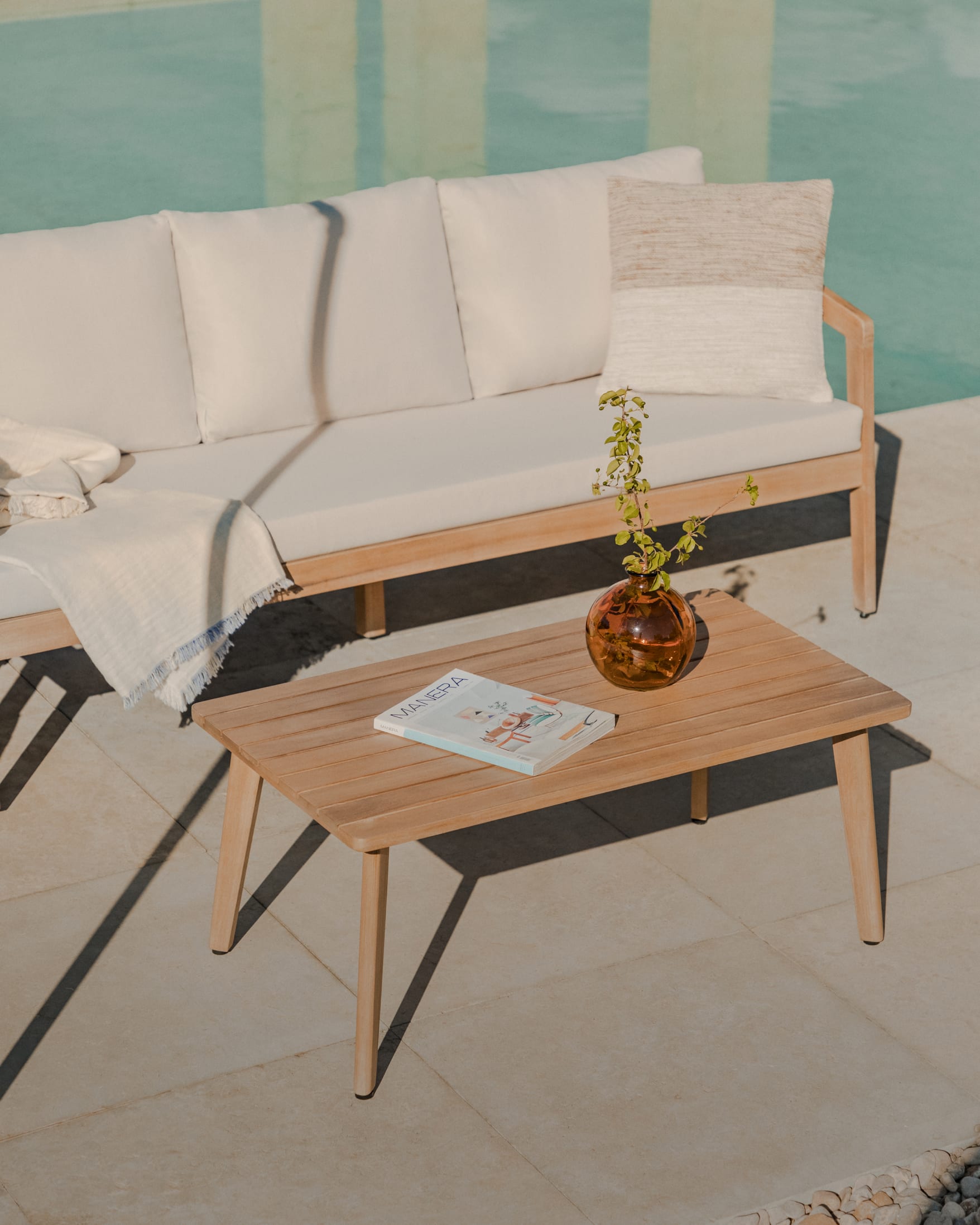 Table basse de jardin rectangulaire 90x50 cm en bois d'acacia Kaela