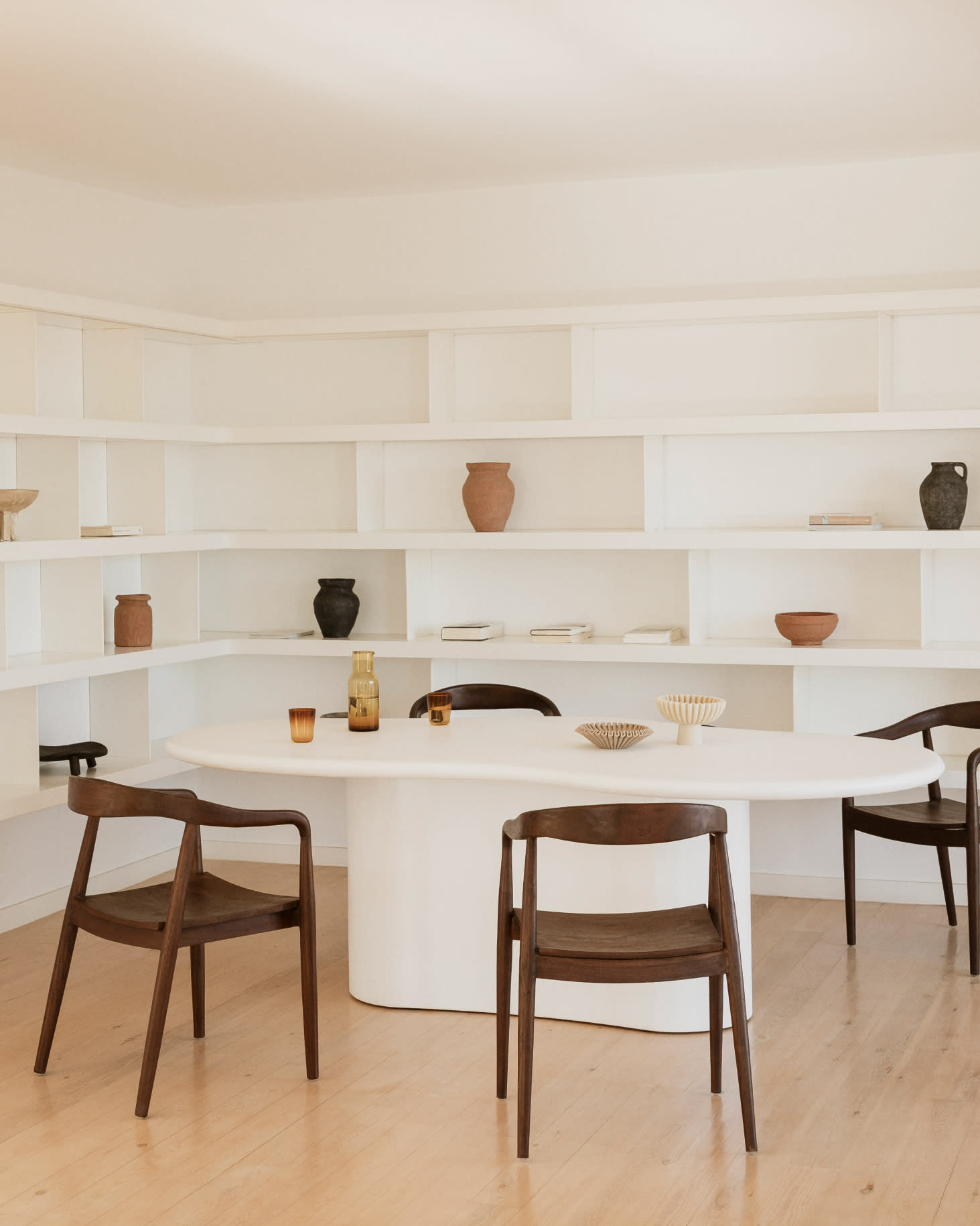 Oval dining table 230x130 cm in cement Vaduz