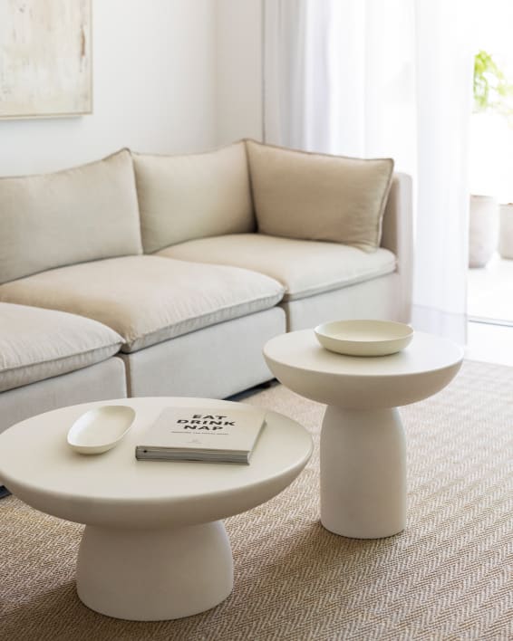 Okrągły stolik pomocniczy Ø50 cm z cementu Zenadia