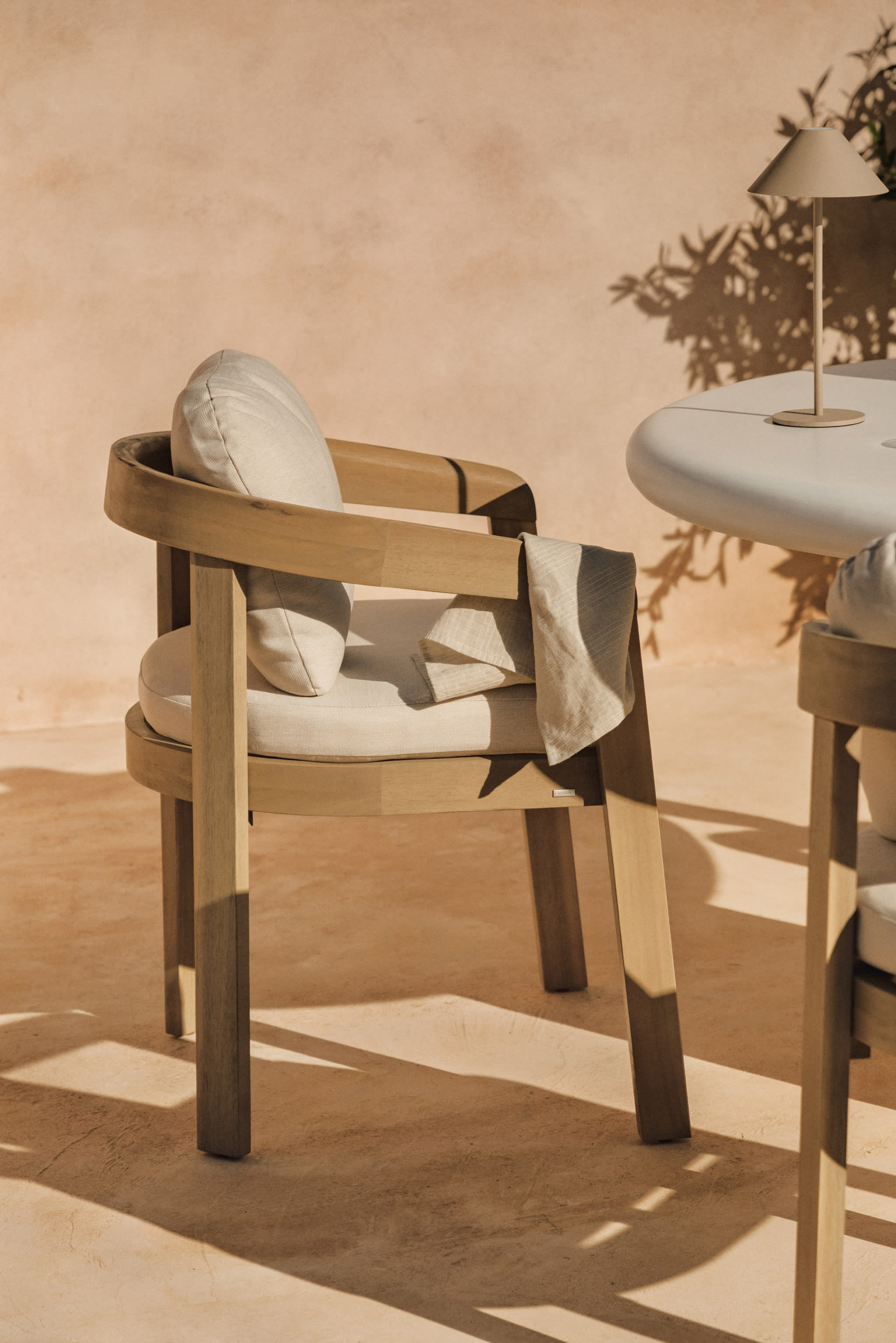 Sedia da giardino Uleno in legno di acacia 