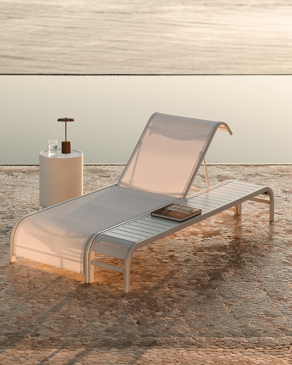 Set de tumbona reclinable y mesa auxiliar en acero Marietta - CANCEL