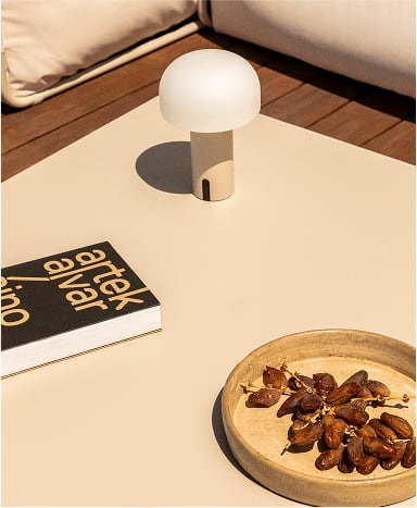 Prostokątny stolik kawowy ogrodowy 105x100 cm ze stali Oporto