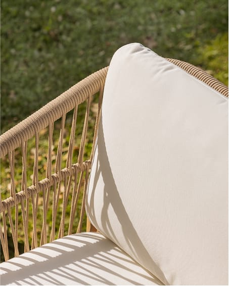 Krzesło ogrodowe z podłokietnikami z drewna akacjowego i plecionej liny Karvia