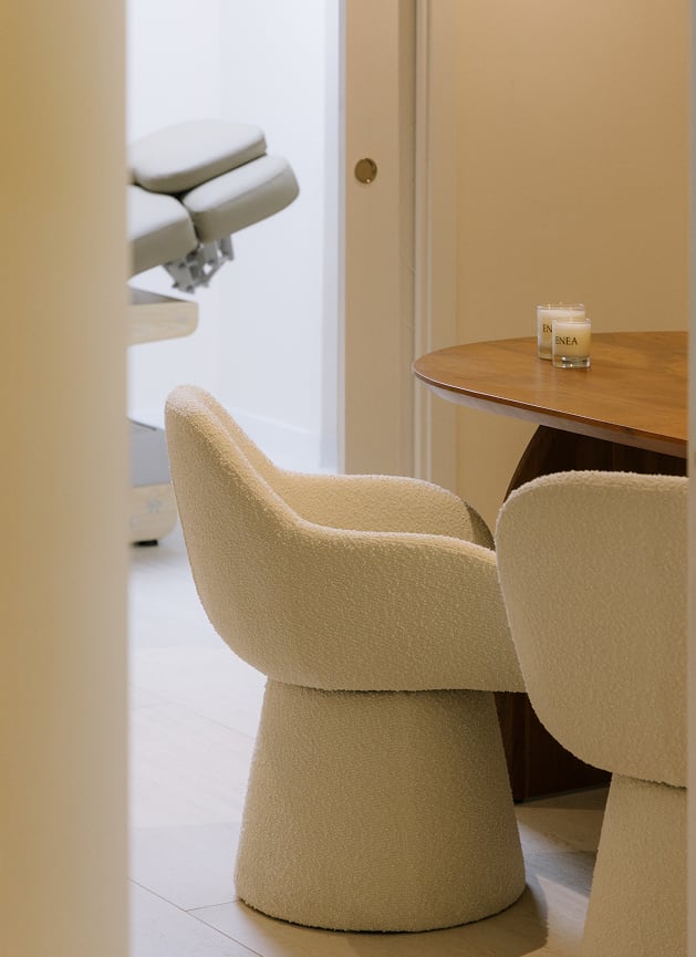 4er-Set drehbare Esszimmerstühle mit Armlehnen, gepolstert, Erica