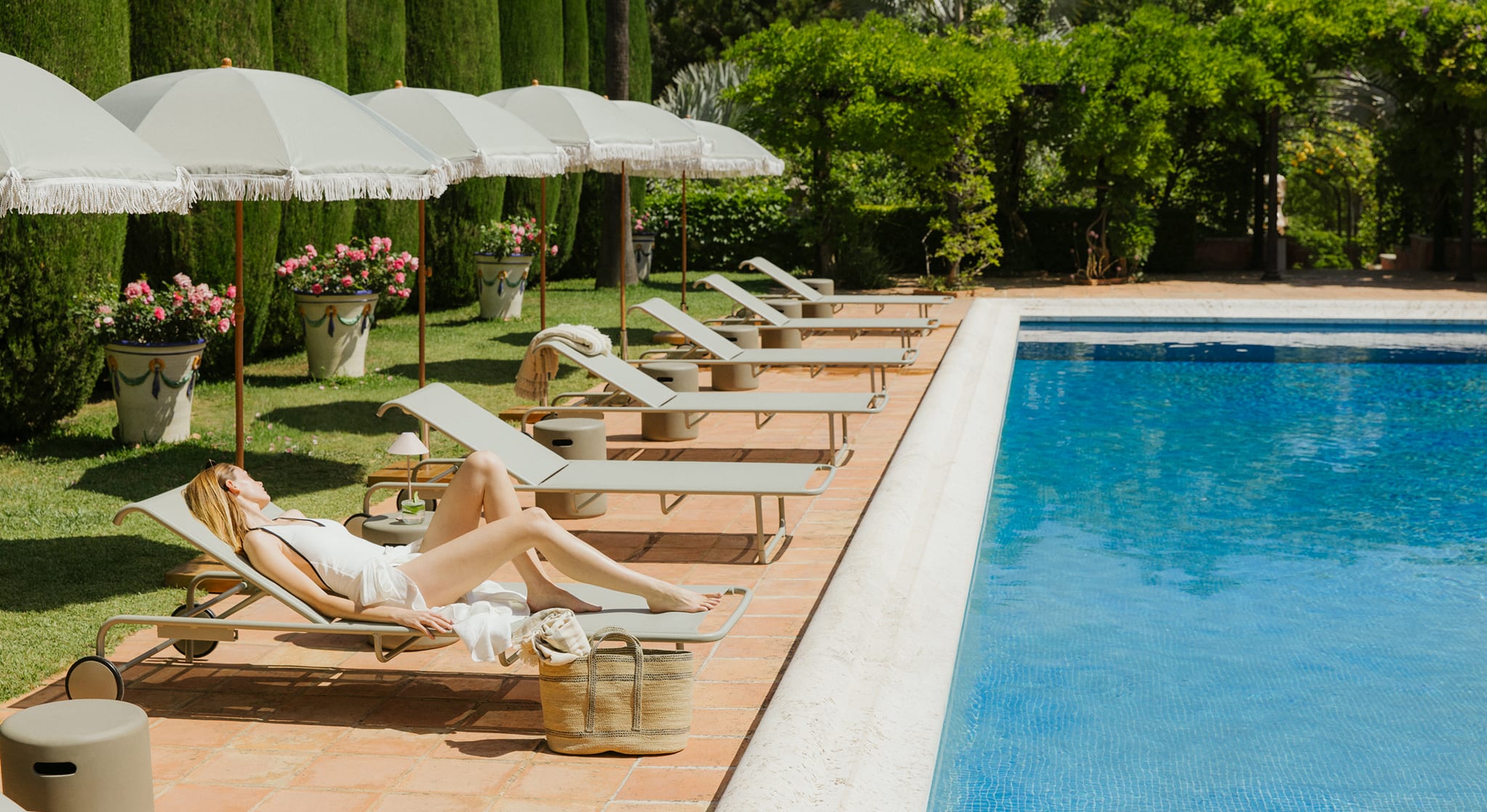 Pack of 2 Leyanis aluminium reclining loungers