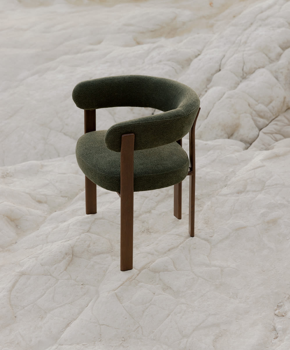 Krzesło jadalniane z podłokietnikami, tapicerowane i żelazne Jolie