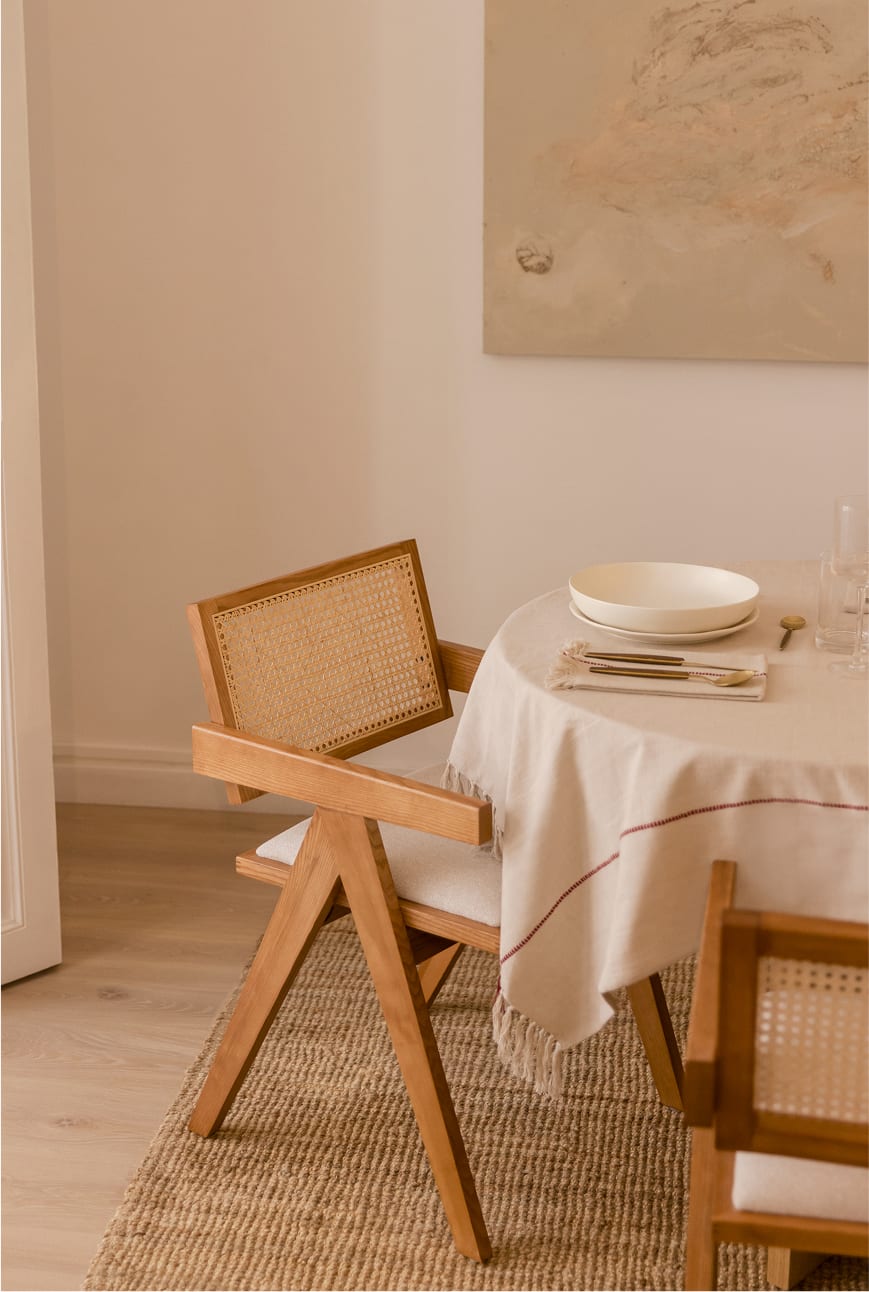 Packung mit 4 gepolsterten Esszimmerstühlen mit Armlehnen aus Eschenholz und Rattan Lali