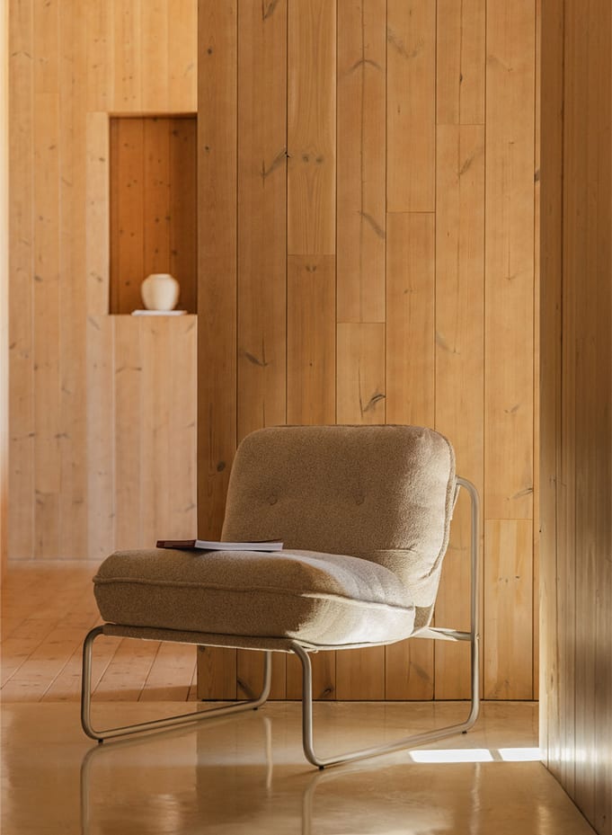 Fotel Matilda z tkaniny bouclé