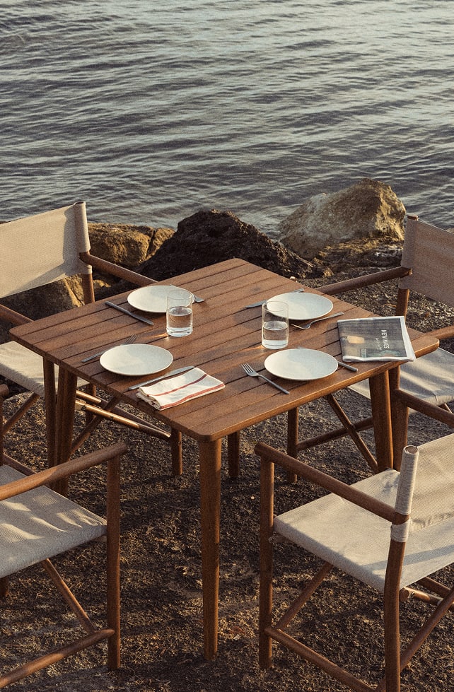 Kwadratowy stół kuchenny 90x90 cm z drewna akacjowego Tenay