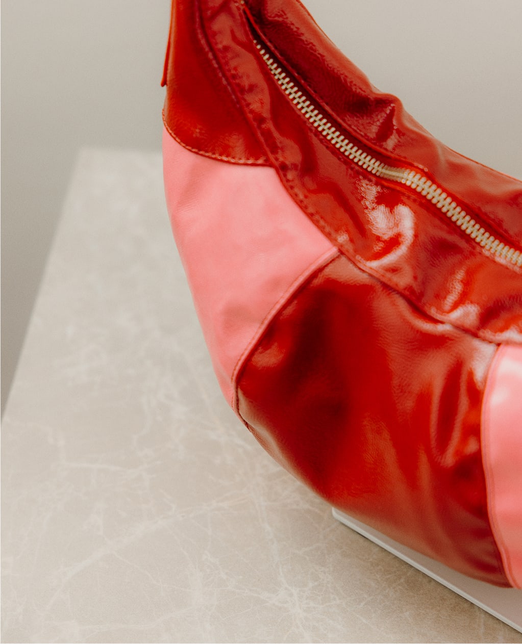 Biuro It’s Lava również znajduje się w Always Open. To przestrzeń pracy stworzona po to, by inspirować, od showroomu po strefy kreatywne. Tu rutyna zamienia się w ruch, pomysły, napęd.