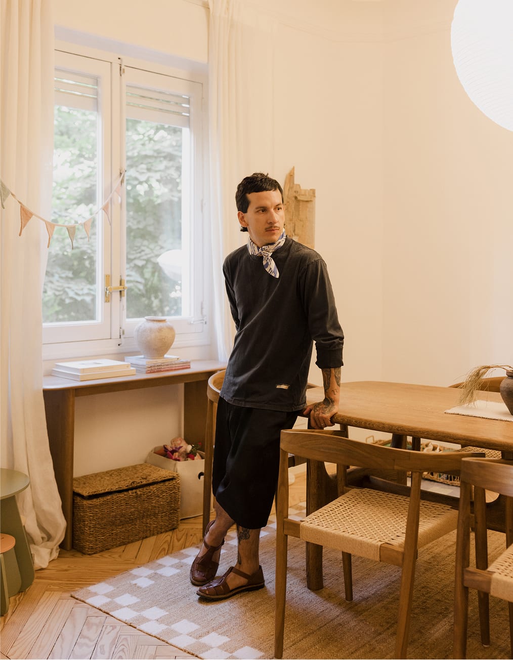 Packung mit 4 Esszimmerstühlen aus Teakholz, Visby Design