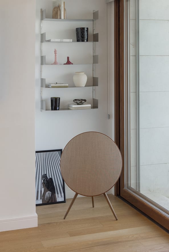 Nolvia Wandregal aus Edelstahl