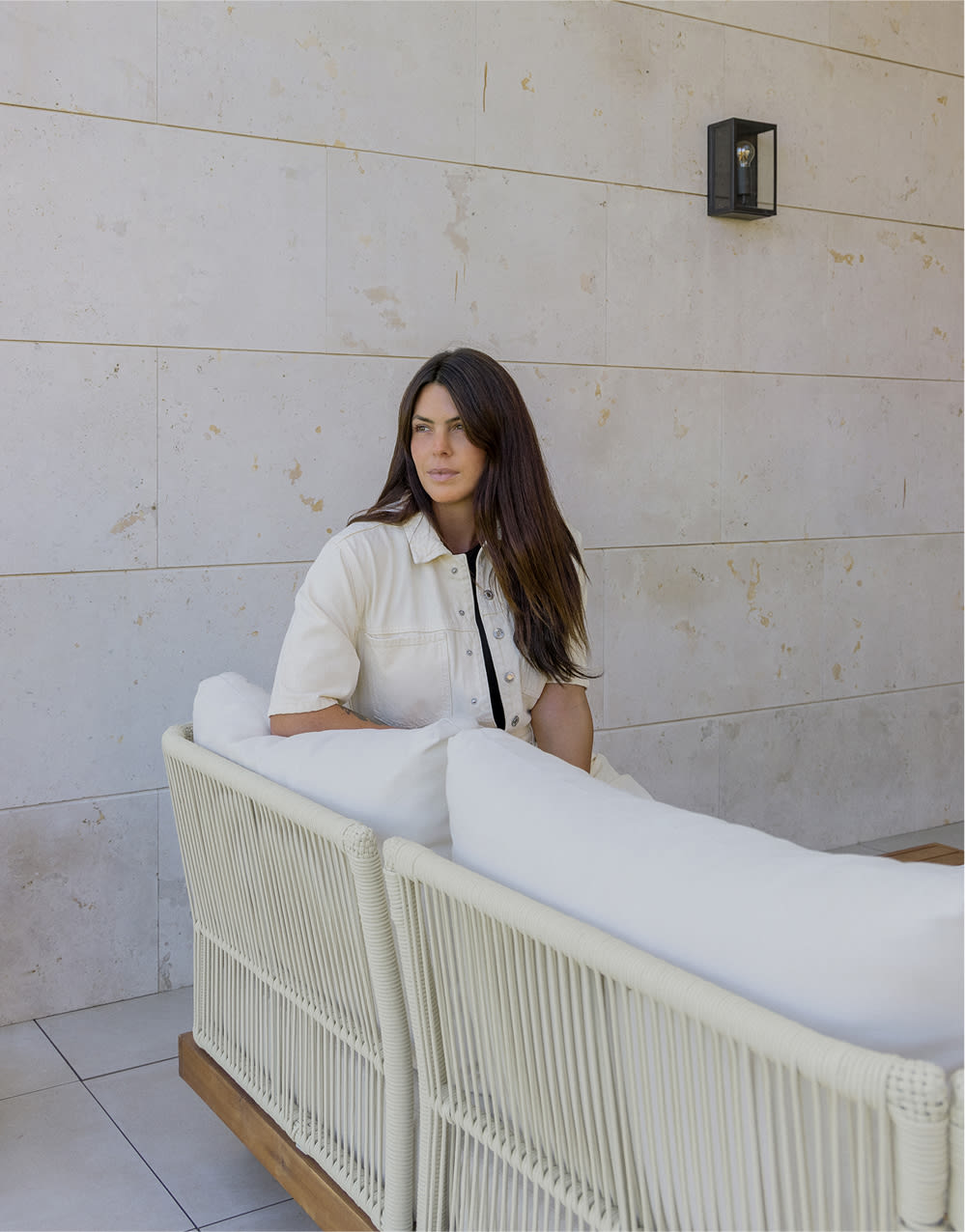 Dailin 4-teiliges Gartenset aus Akazienholz mit modularem Ecksofa, Couchtisch und Beistelltisch