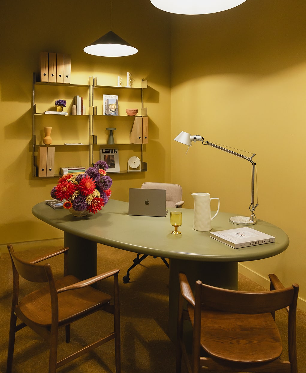 Ovaler Esstisch aus MDF (220x115 cm) Billie