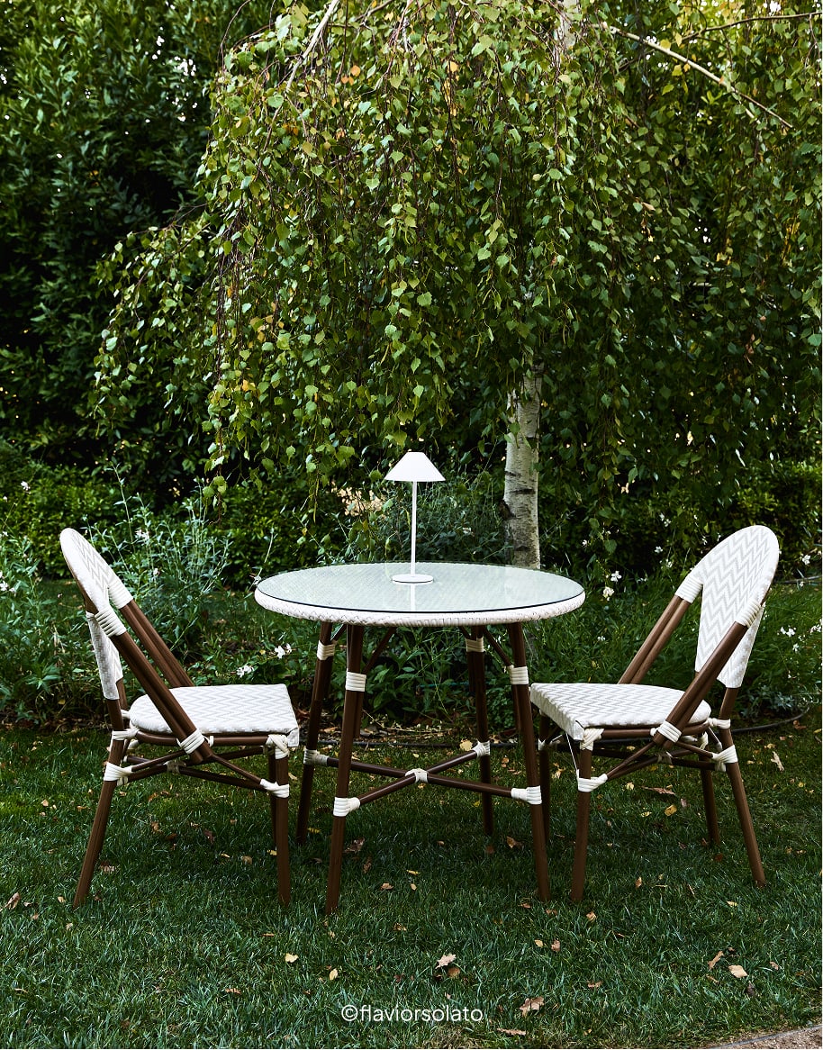 Set de mesa redonda Ø80 cm y 2 sillas de comedor apilables en aluminio Brielle Bistro        