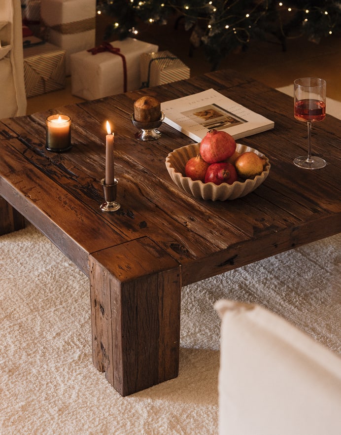 Quadratischer Couchtisch 100x100 cm aus recyceltem Juvira-Holz