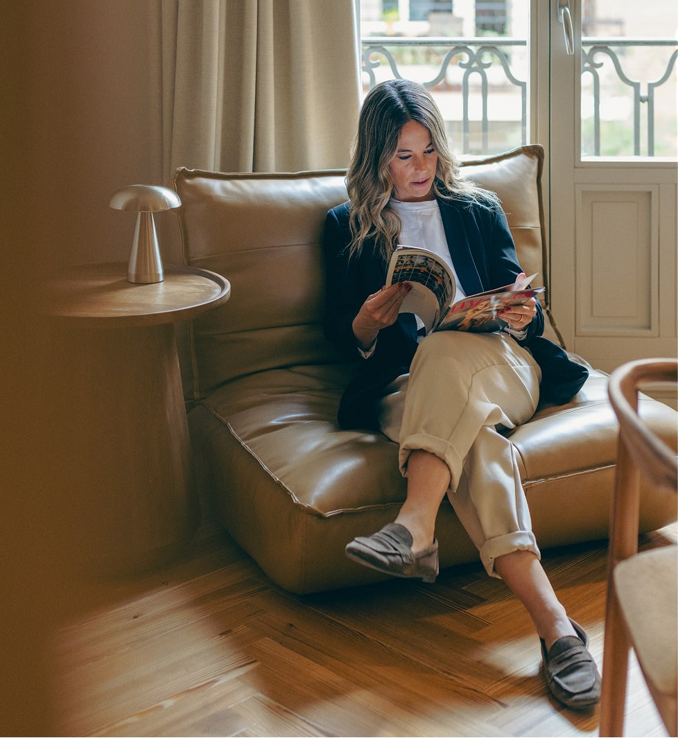 Tavolino laterale rotondo Ø50 cm in legno di mango Naiara