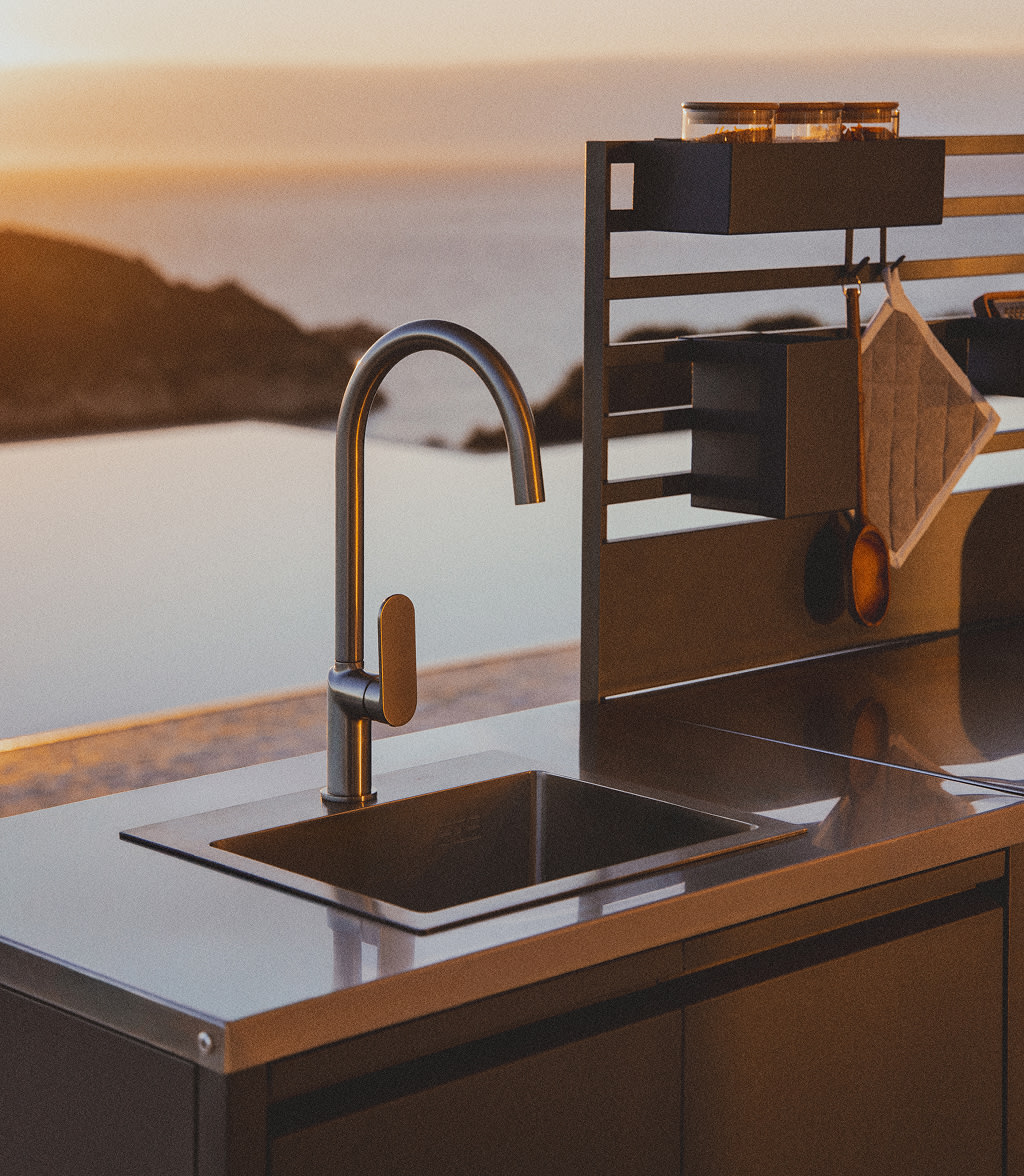 Grifo para cocina de exterior con caño alto en latón Alameda