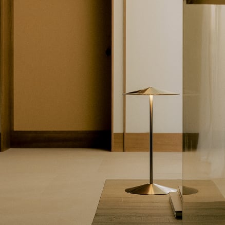 Lampe de table LED sans fil pour extérieur en fer Emilein
