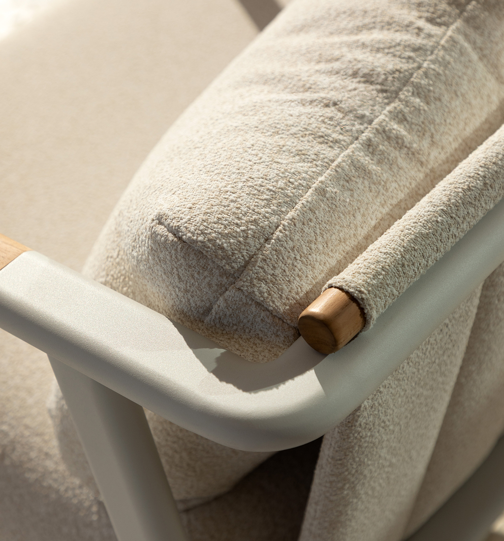 Fotel ogrodowy Yervin z aluminium i tkaniny bouclé