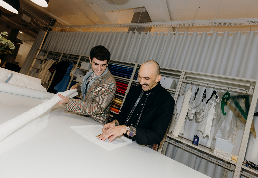 Armoire modulaire ouverte Janine 2 pièces avec portant et étagères en acier